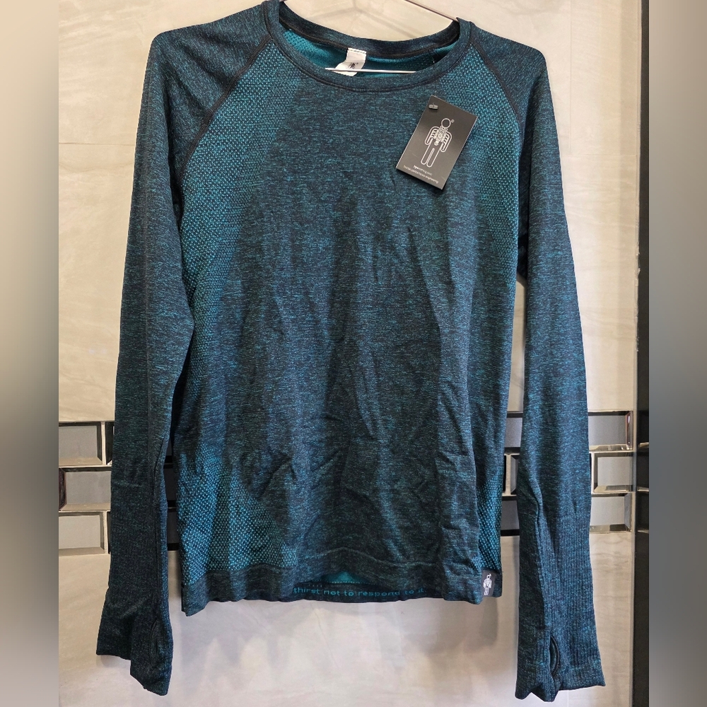 Seamless Long Sleeve Performance Tee in Teal